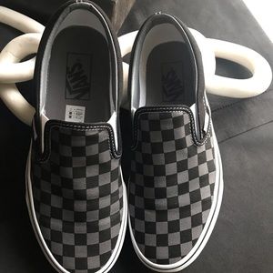 Women’s Vans / Black & Gray Checkered Size 8.5